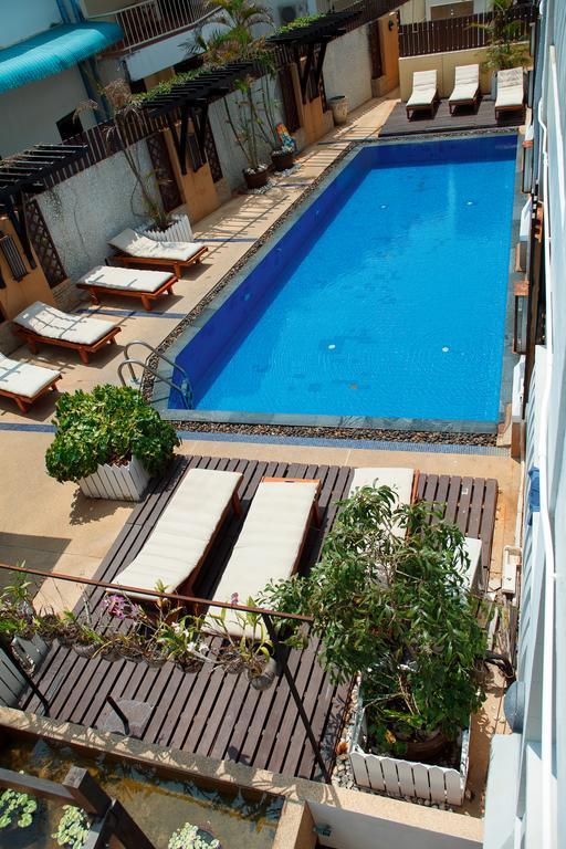 Karon Rattana Beach Hotel מראה חיצוני תמונה