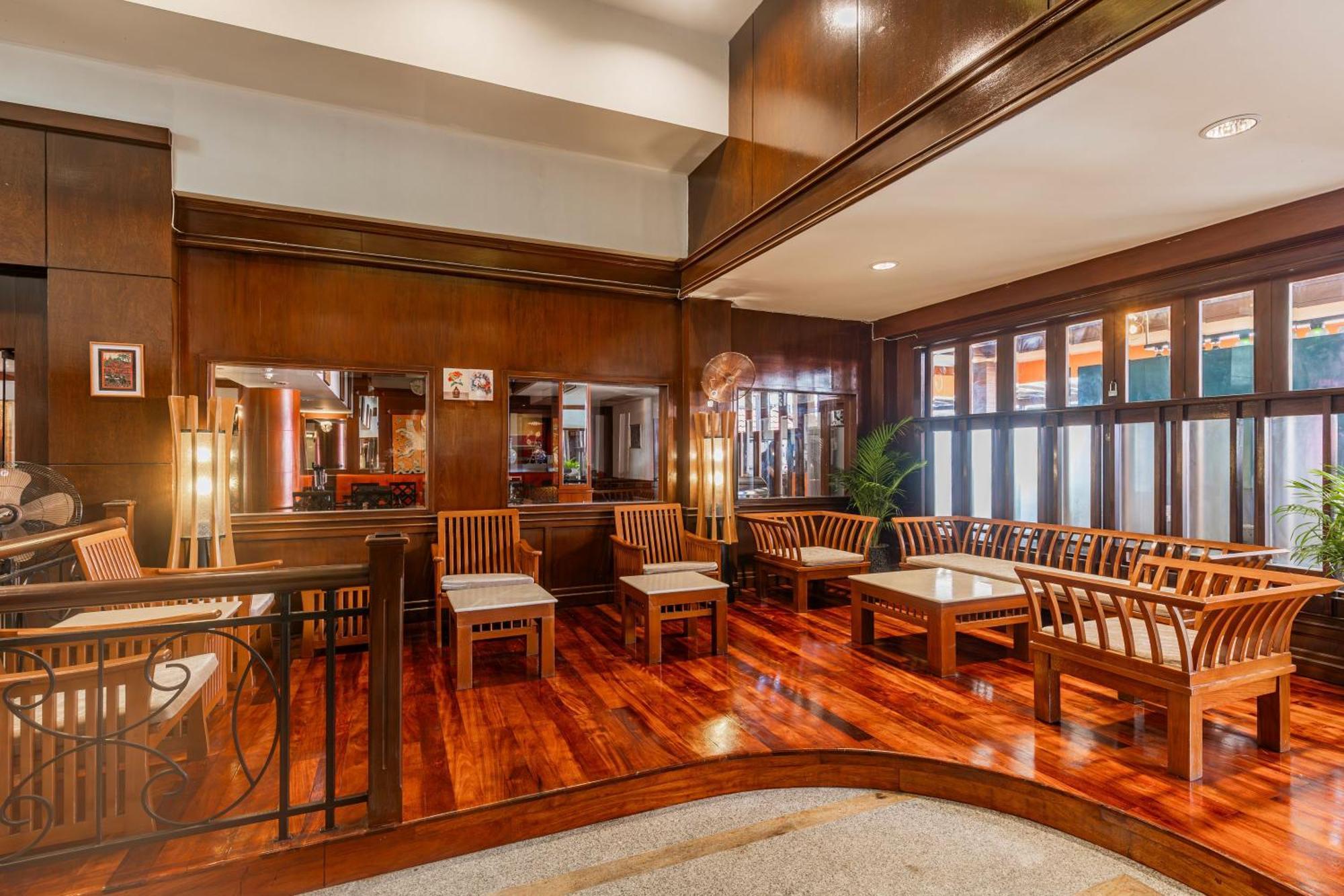 Karon Rattana Beach Hotel מראה חיצוני תמונה