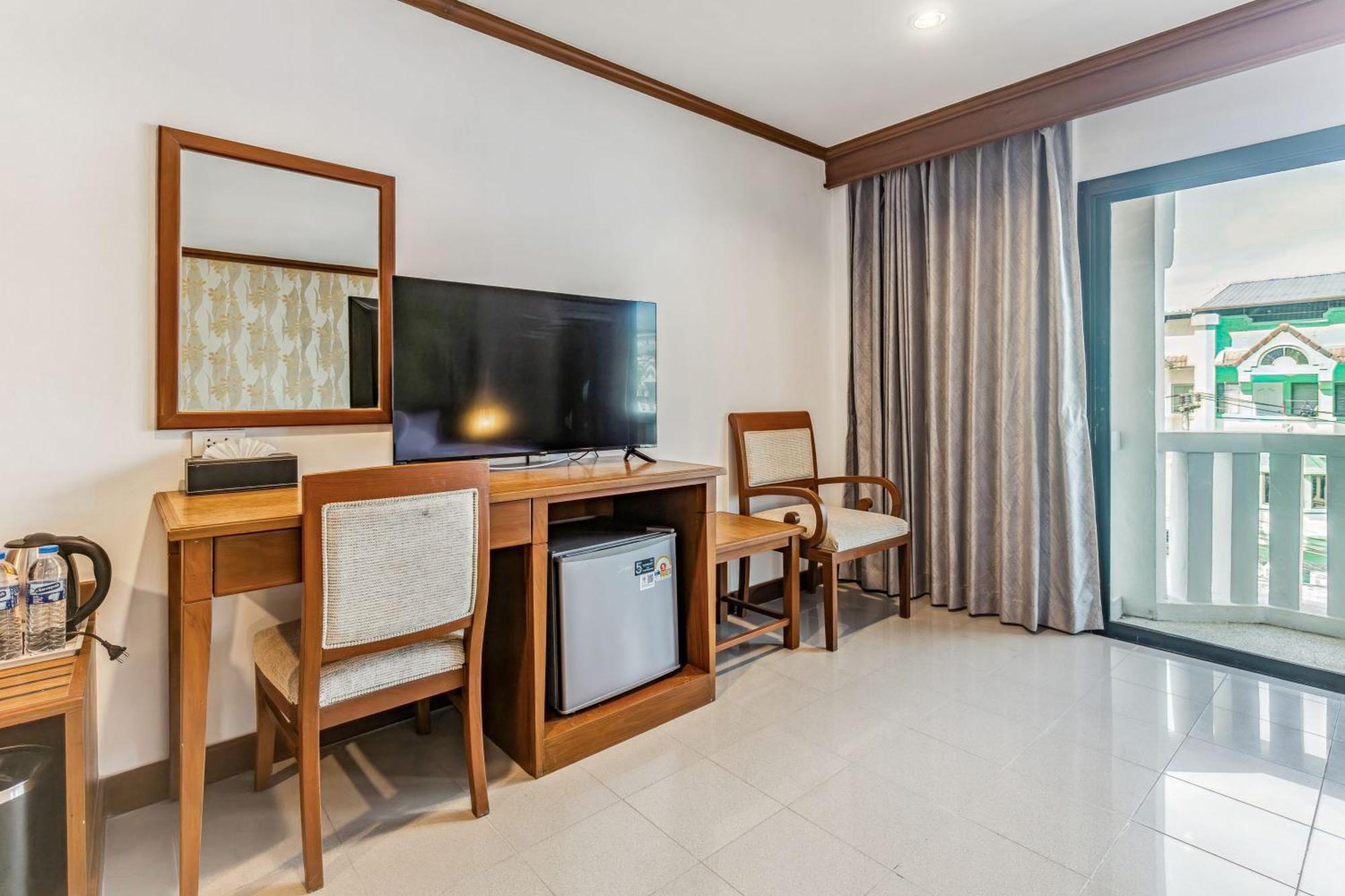 Karon Rattana Beach Hotel חדר תמונה