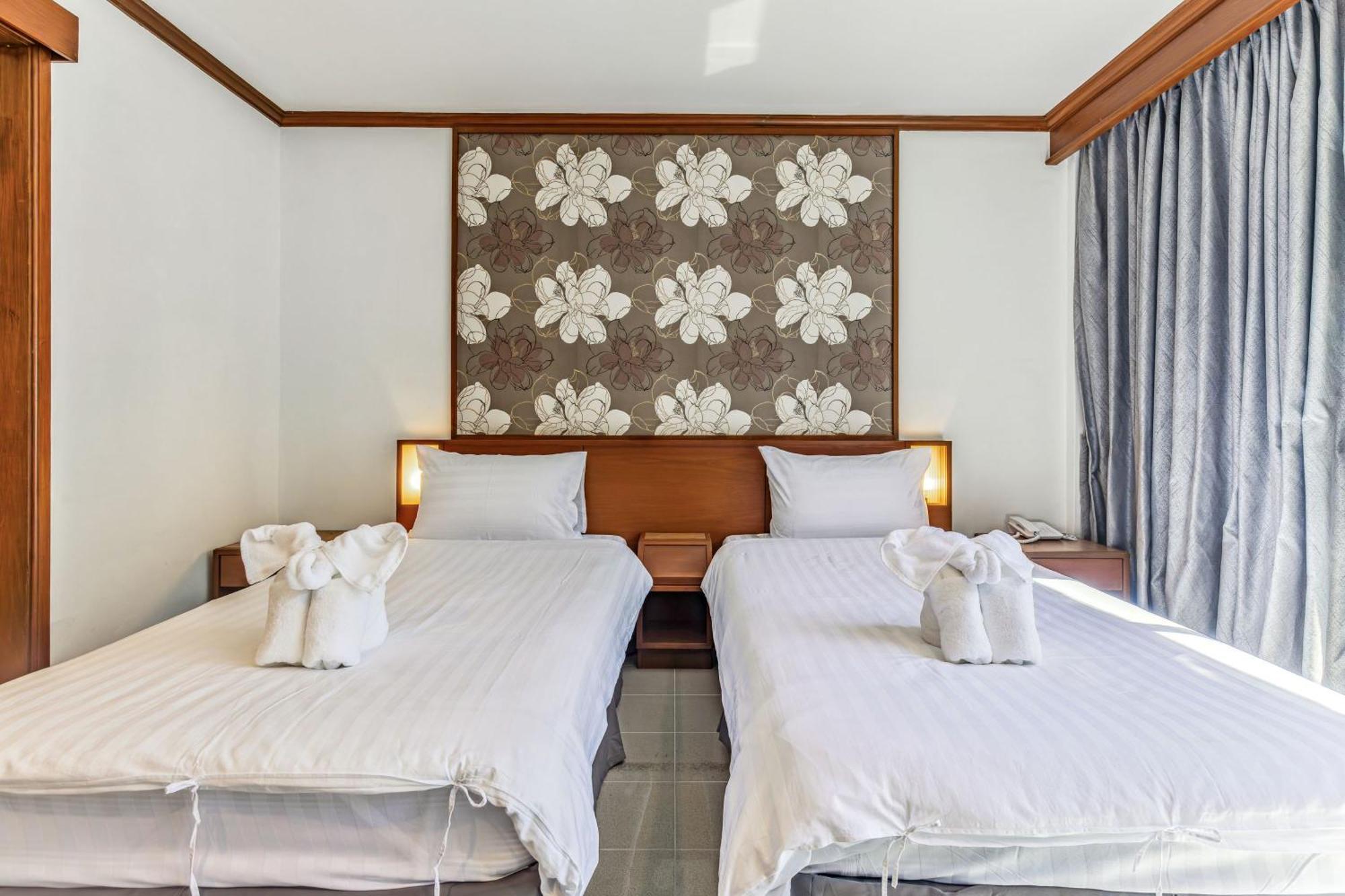 Karon Rattana Beach Hotel מראה חיצוני תמונה