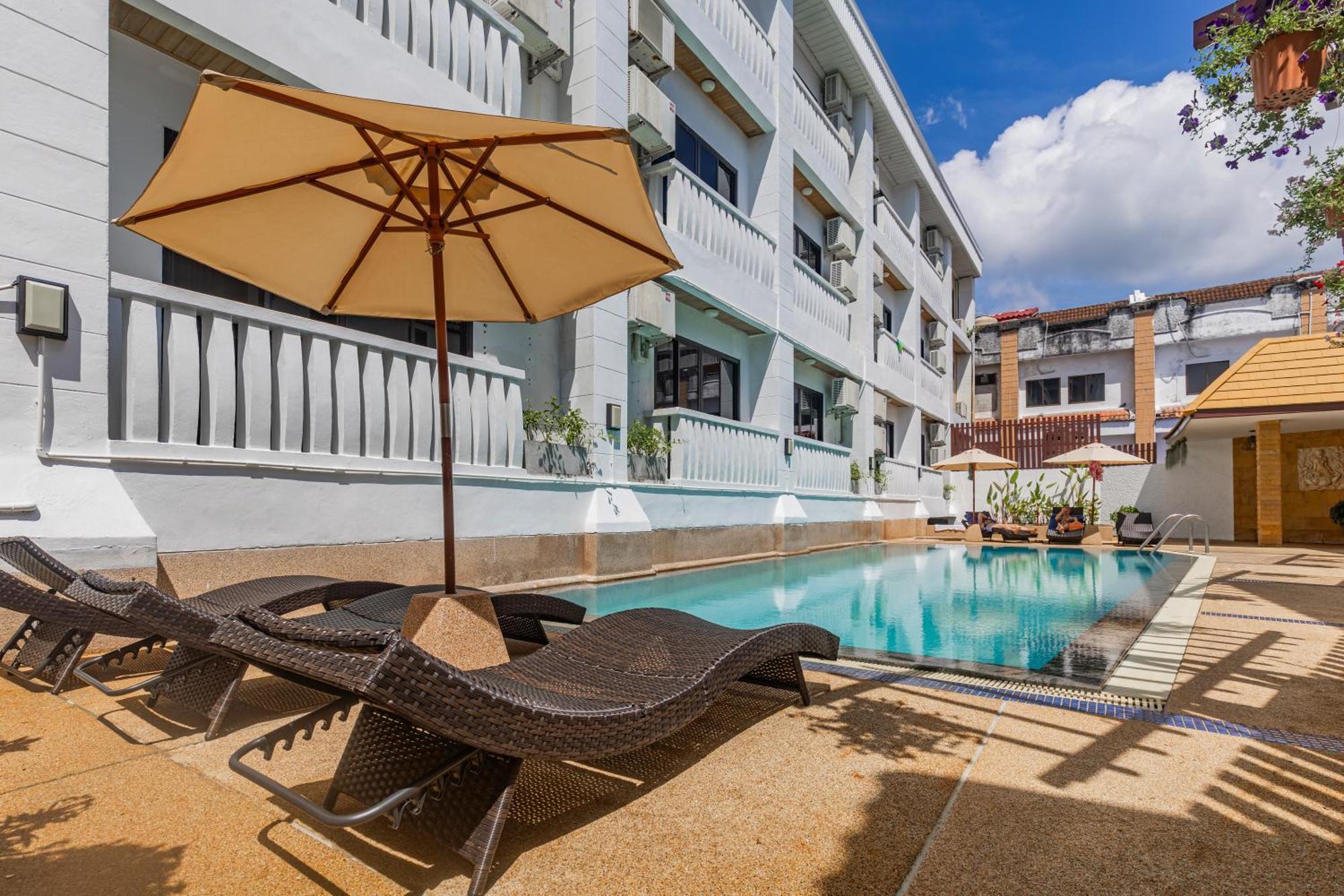 Karon Rattana Beach Hotel מראה חיצוני תמונה