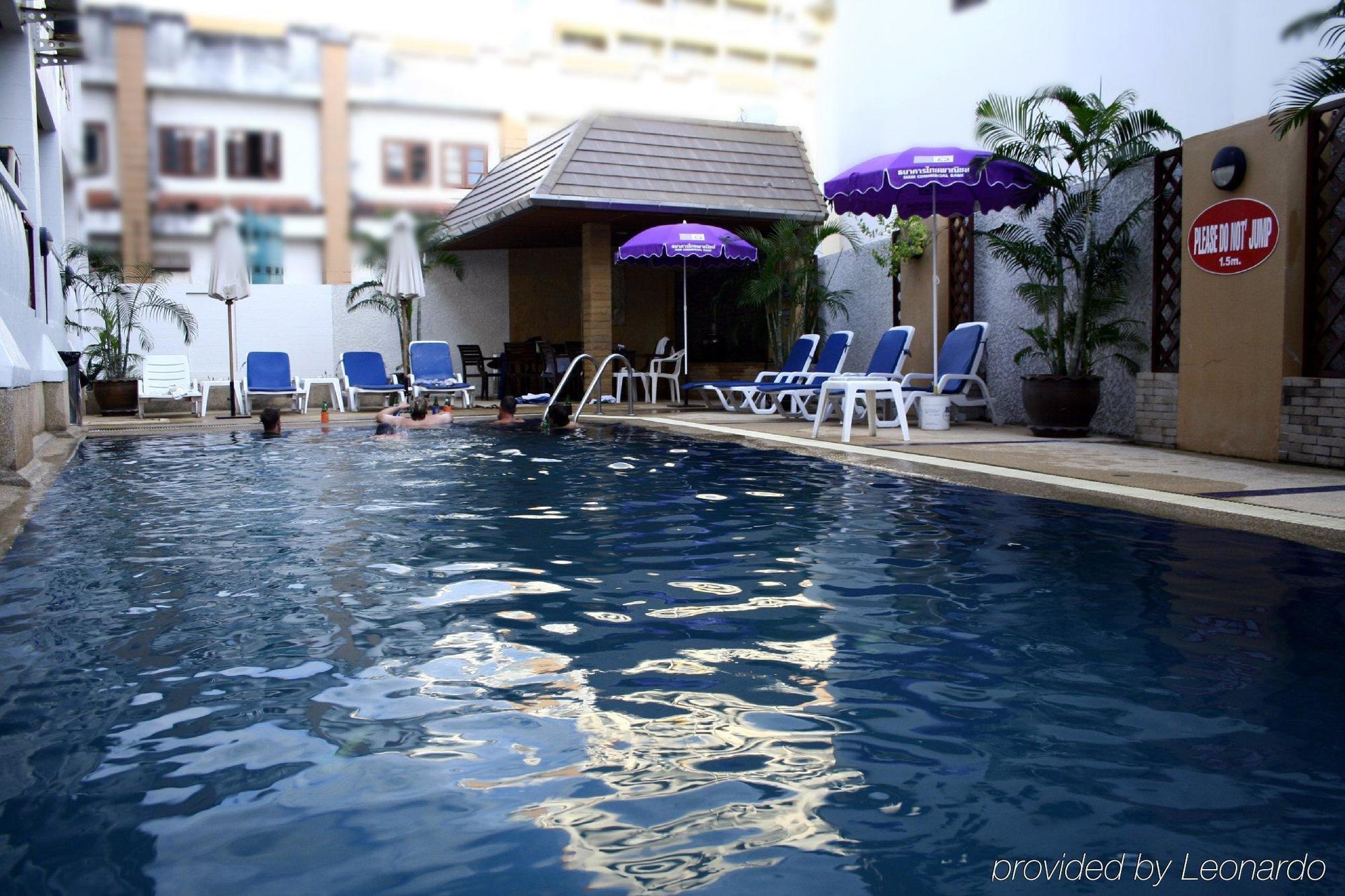 Karon Rattana Beach Hotel מראה חיצוני תמונה