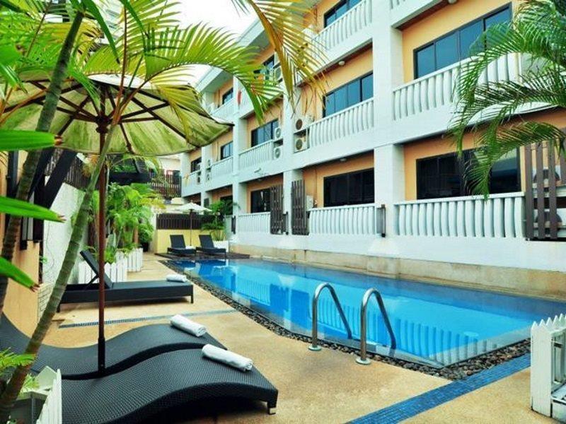 Karon Rattana Beach Hotel מראה חיצוני תמונה