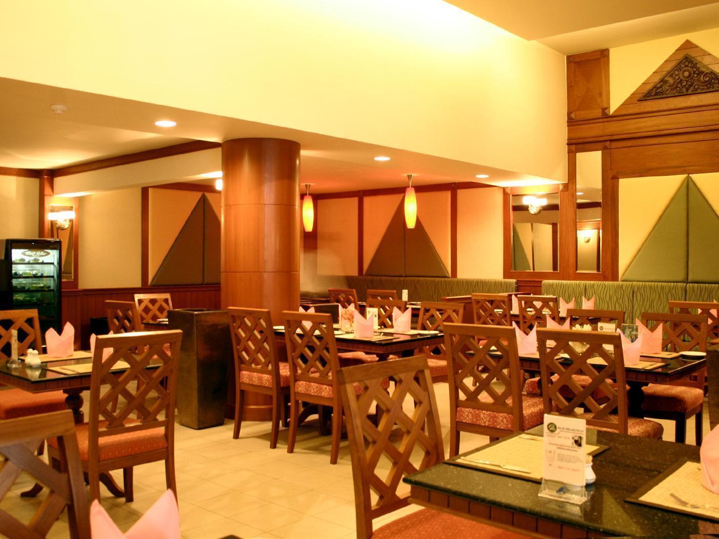 Karon Rattana Beach Hotel מראה חיצוני תמונה