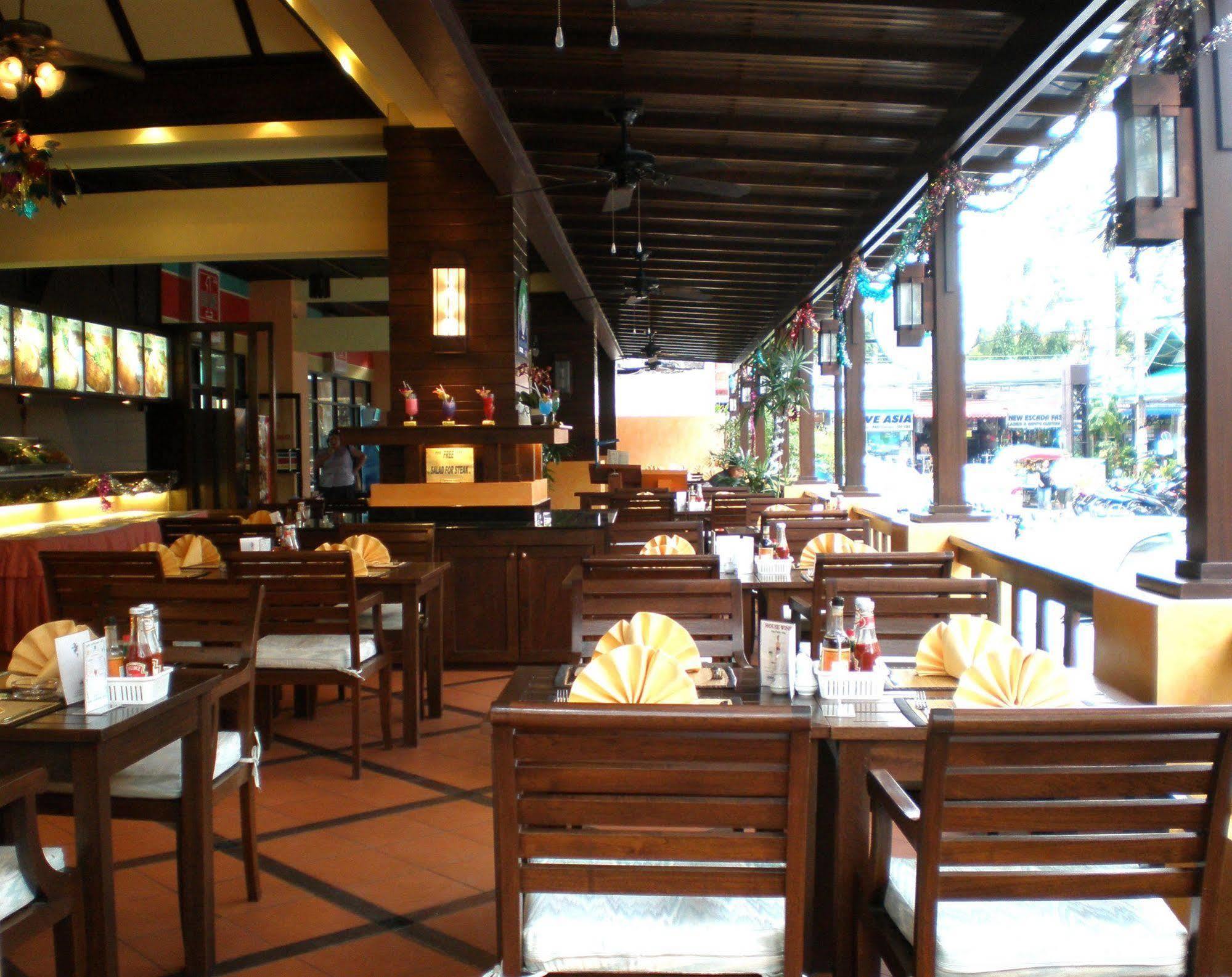 Karon Rattana Beach Hotel מראה חיצוני תמונה